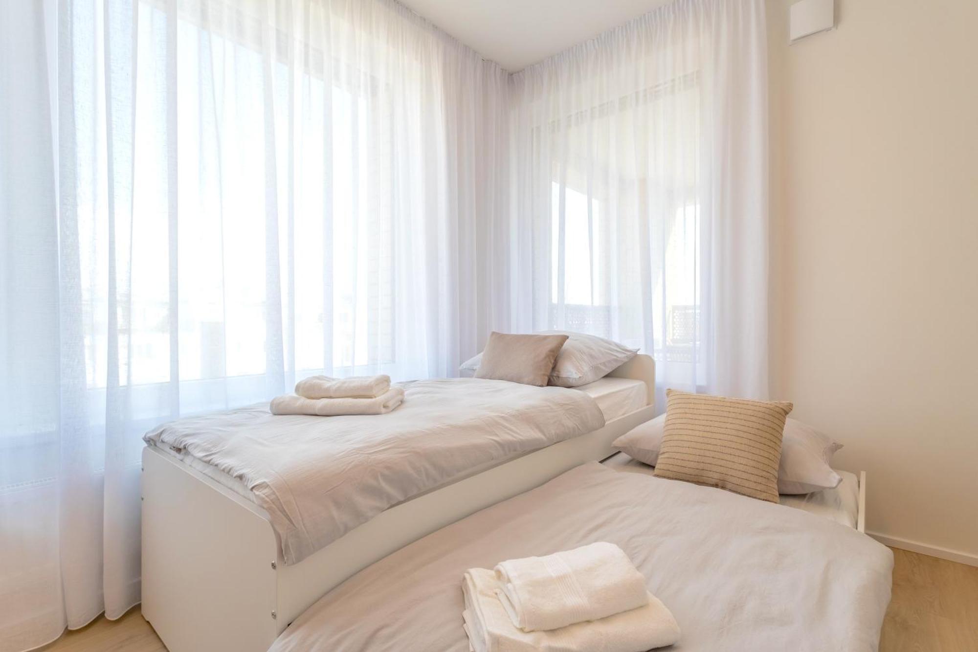 Bright 2Br - 4Th Floor, Balcony, Free Parking By Gravity Prague Praga Exterior foto