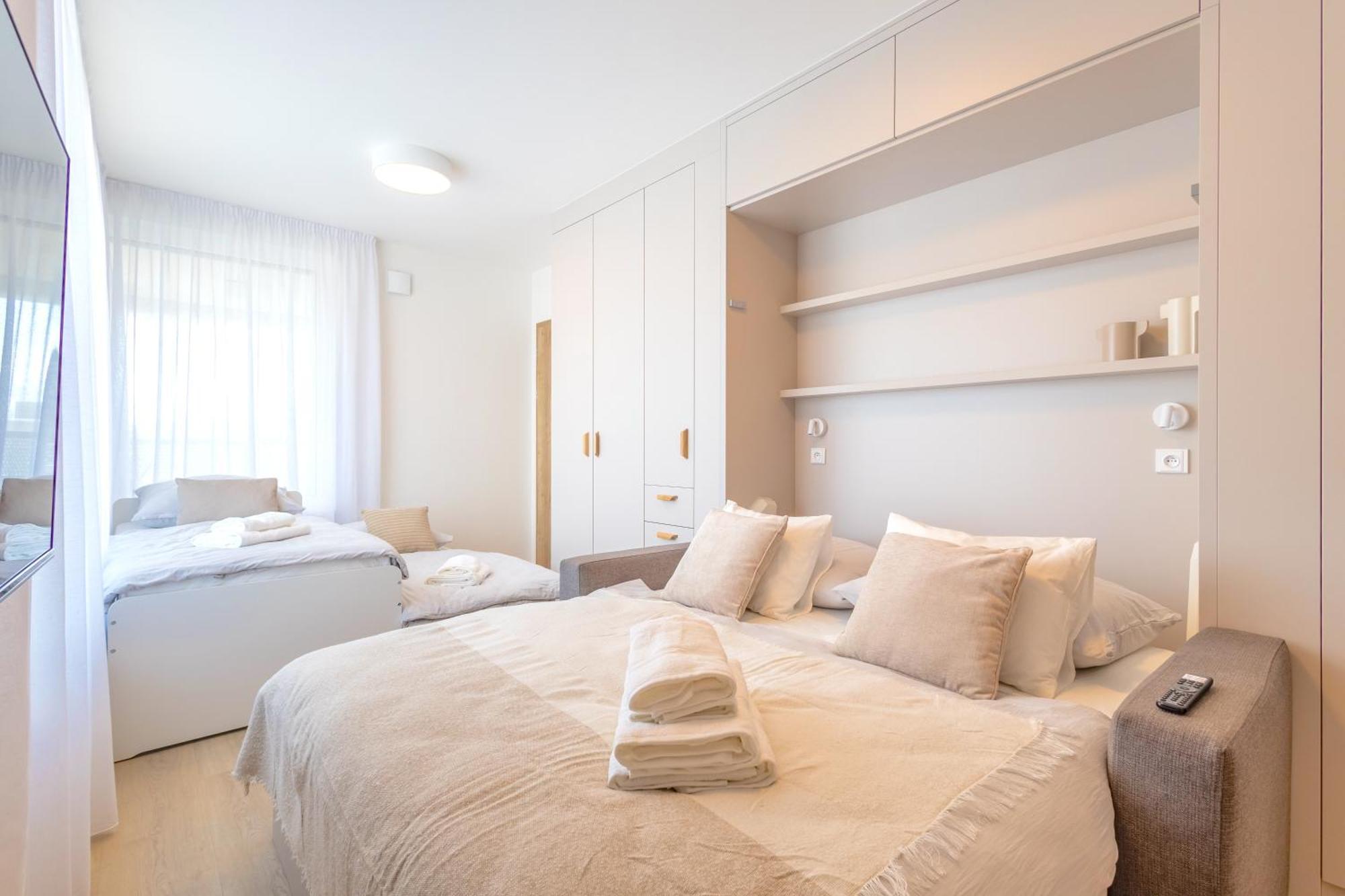 Bright 2Br - 4Th Floor, Balcony, Free Parking By Gravity Prague Praga Exterior foto
