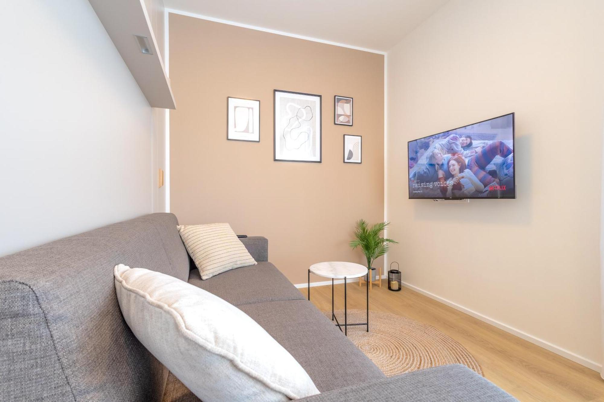 Bright 2Br - 4Th Floor, Balcony, Free Parking By Gravity Prague Praga Exterior foto