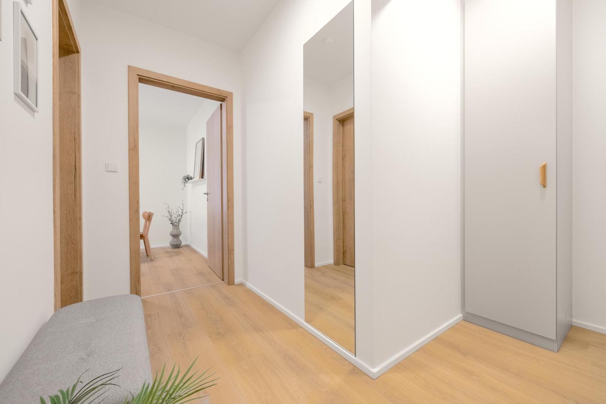 Bright 2Br - 4Th Floor, Balcony, Free Parking By Gravity Prague Praga Exterior foto