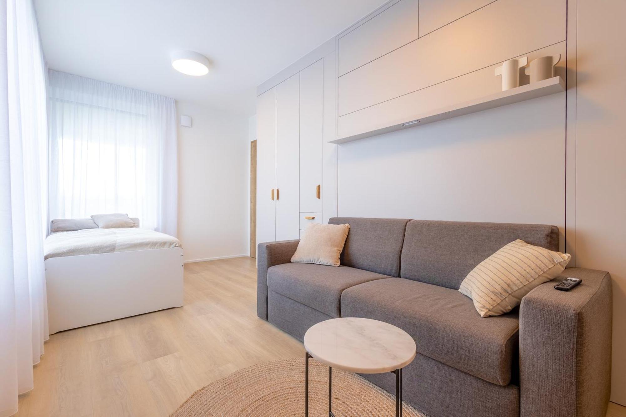Bright 2Br - 4Th Floor, Balcony, Free Parking By Gravity Prague Praga Exterior foto