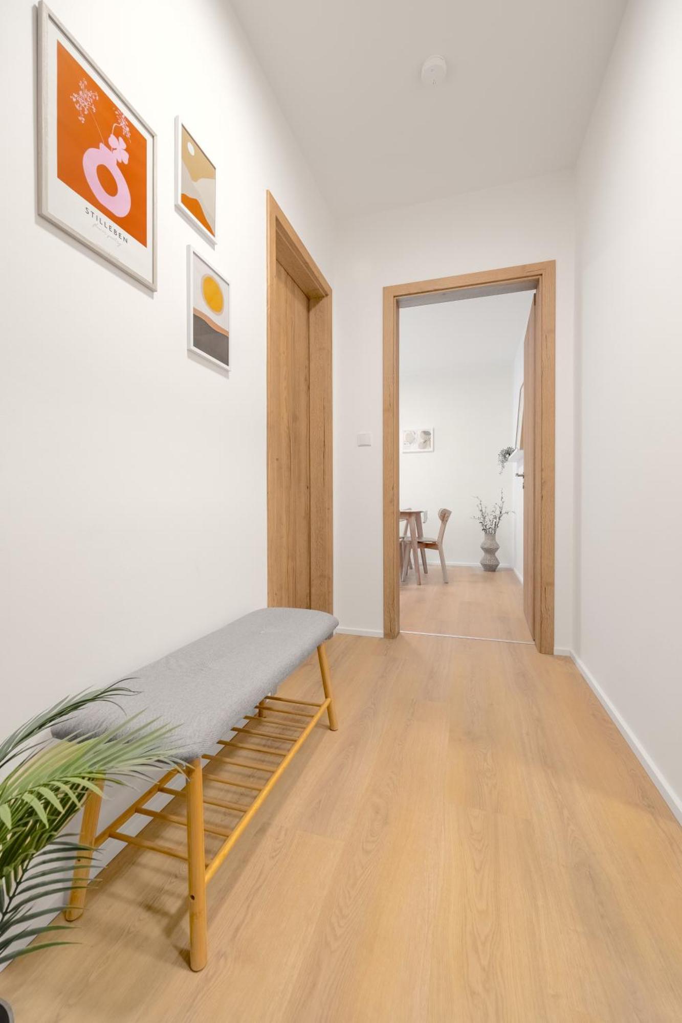 Bright 2Br - 4Th Floor, Balcony, Free Parking By Gravity Prague Praga Exterior foto