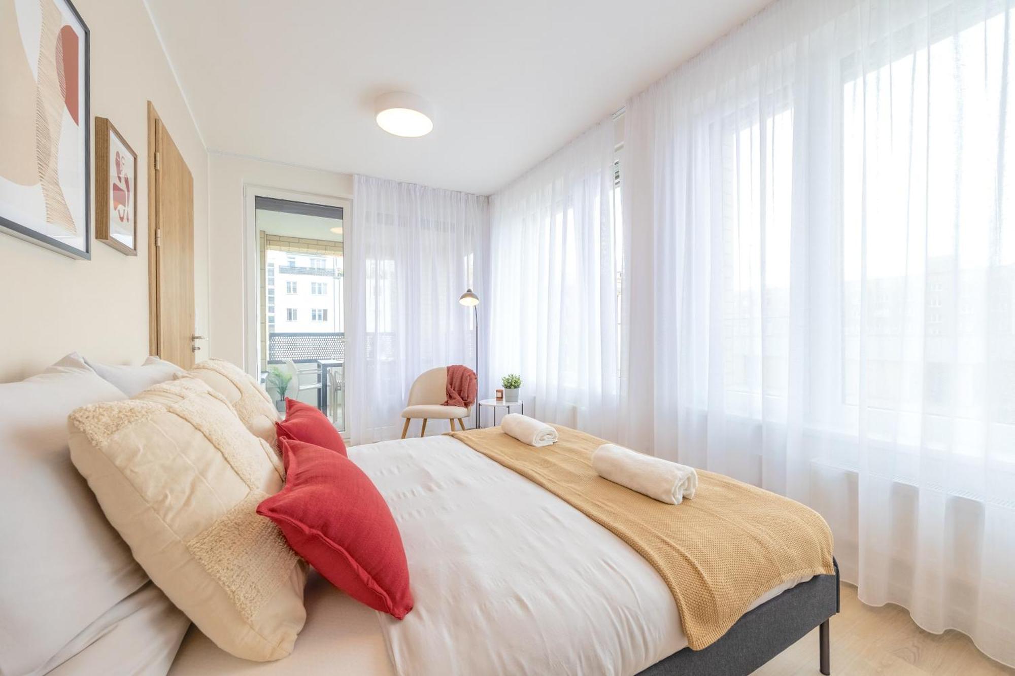 Bright 2Br - 4Th Floor, Balcony, Free Parking By Gravity Prague Praga Exterior foto