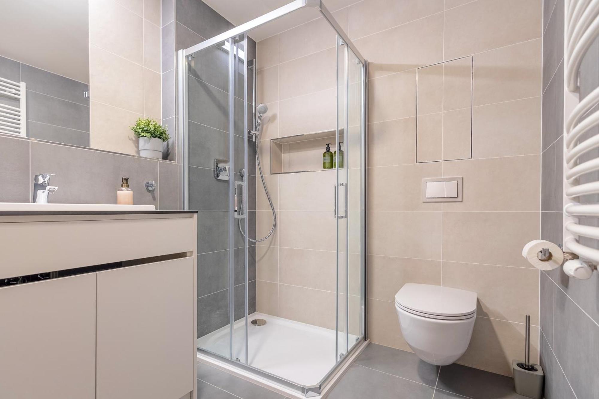 Bright 2Br - 4Th Floor, Balcony, Free Parking By Gravity Prague Praga Exterior foto